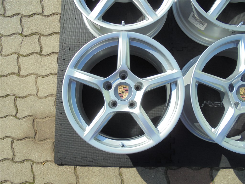 18-as kétszéles gyári Porsche alufelni szalon állapotban eladó 3. kép