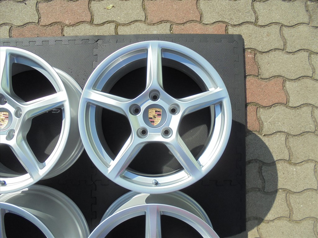 18-as kétszéles gyári Porsche alufelni szalon állapotban eladó 4. kép