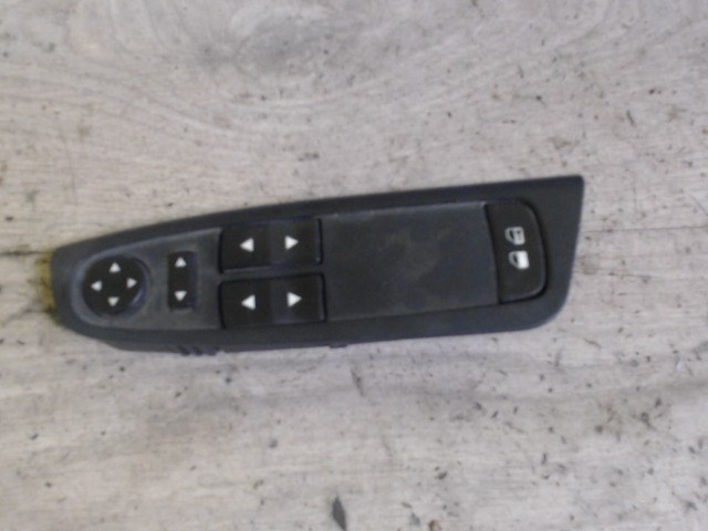 FIAT STILO 01.09-06.12 Bal első ablakemelő kapcsoló 1. kép