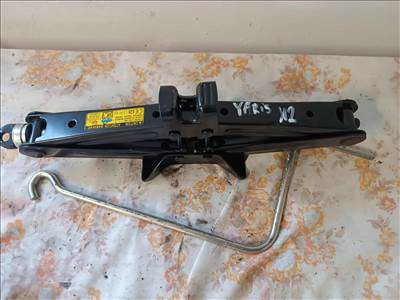 Toyota Yaris (XP130/XP150) emelő 