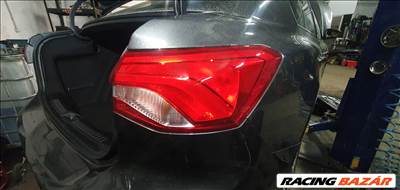 Ford Focus mk4 sedan jobb hátsó külső ledes lámpa 