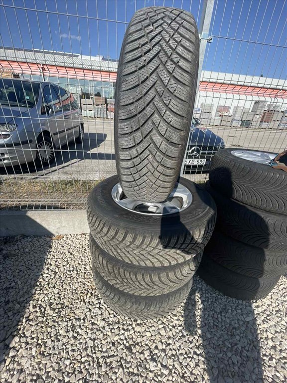  Hyundai IX 35 16" újszerű (gyári alufelni) 215/70 R16 újszerű Hankook téli gumi  1. kép