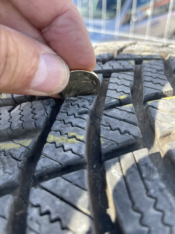  Hyundai IX 35 16" újszerű (gyári alufelni) 215/70 R16 újszerű Hankook téli gumi  2. kép