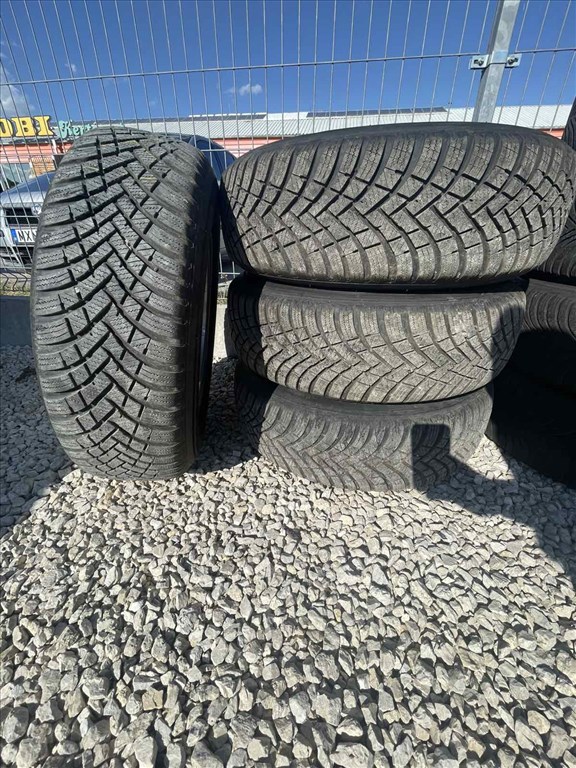  Hyundai IX 35 16" újszerű (gyári alufelni) 215/70 R16 újszerű Hankook téli gumi  5. kép