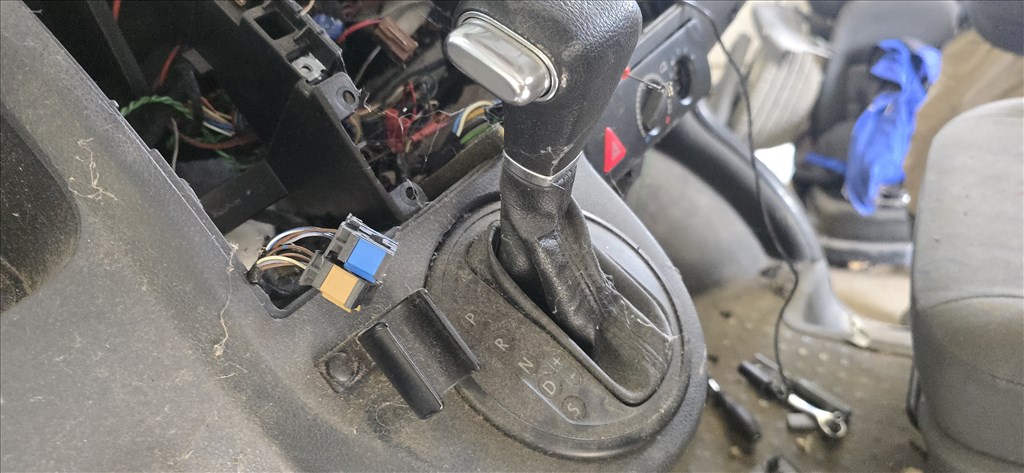 Volkswagen Transporter T5 2.5tdi automata bontott alkatrészei BNZ 22. kép