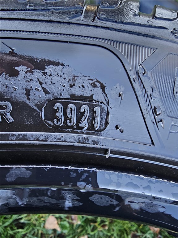  5x112 lyukosztású 18" használt MAM alufelni, rajta 235/45 új Goodyear téli gumi gumi  5. kép