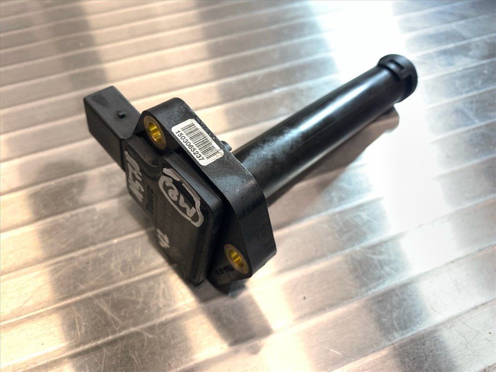 BMW E70 E71 E9X F0X F1X F25 F26 N47 N52 N53 N54 N55 N57 olajszint érzékelő 12617607909 12617567722 1. kép