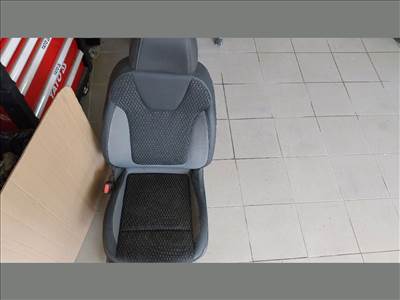 Opel Crossland X Bal első Ülés 7751 , 