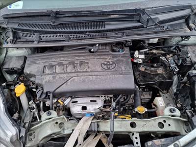 Toyota Yaris (XP130/XP150) 1.33 VVT-i 1NR MOTORKÓD 1329 CM3 73 KW KIVÁLLÓ MOTOR KEVÉS KM