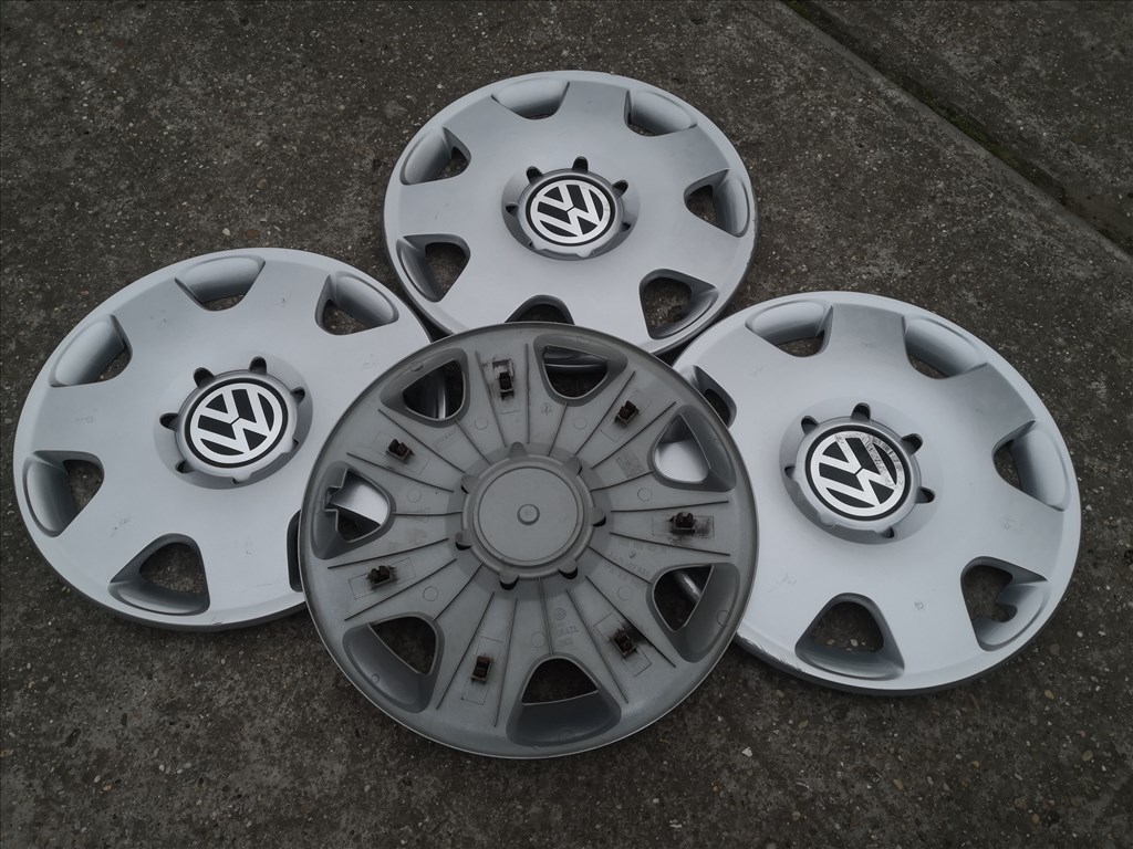Volkswagen 14-es gyári dísztárcsa  5. kép