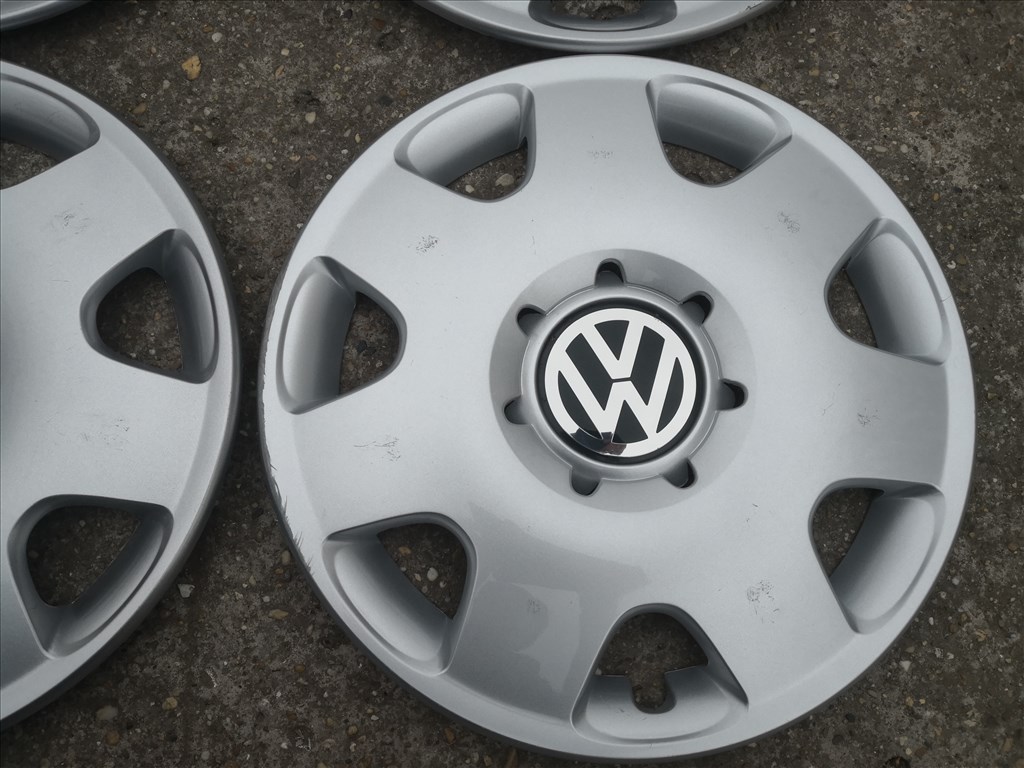 Volkswagen 14-es gyári dísztárcsa  2. kép