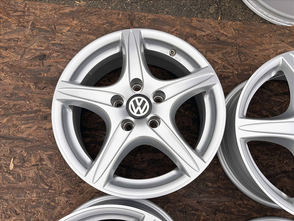 VW Golf 16" 5x112 gyári specifikus alufelni 16 coll Caddy V VI VII 5 6 4. kép