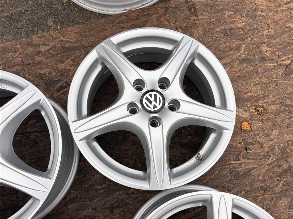 VW Golf 16" 5x112 gyári specifikus alufelni 16 coll Caddy V VI VII 5 6 5. kép