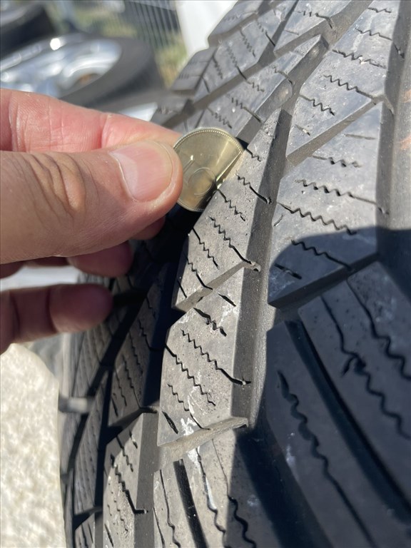  VW Scirocco 5x112 lyukosztású 16" Aluett alufelni, 205/55 Continental téli gumi 8. kép