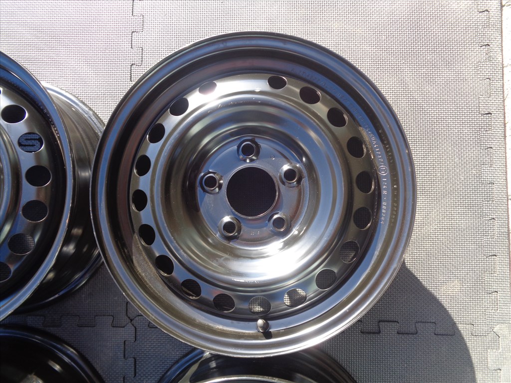 Új lemezfelni Hyundai 15-ös, 5×114.3-as osztóval eladó. 3. kép