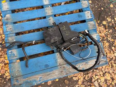 Nissan Qashqai (J10) NISSAN QASHQAI Biztosítéktábla Motortér 24012bb07c