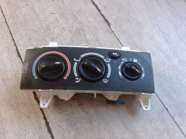 RENAULT MEGANE 99-02 Fűtés vezérlő panel 1. kép