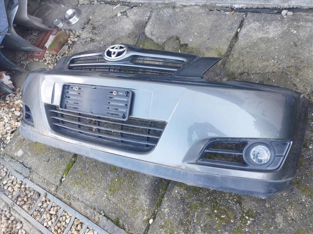 Toyota Corolla (E120/E130) lökhárító  2. kép