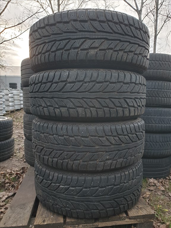  235/55 18 Cooper Weather-Master WSC 1. kép