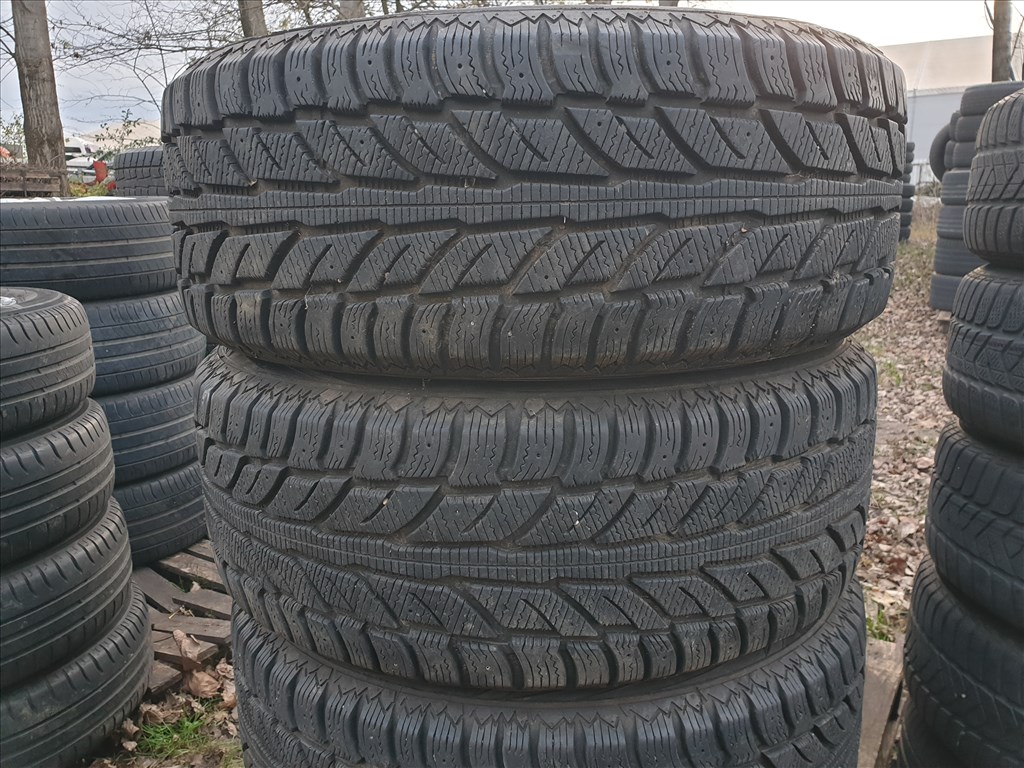  235/55 18 Cooper Weather-Master WSC 2. kép