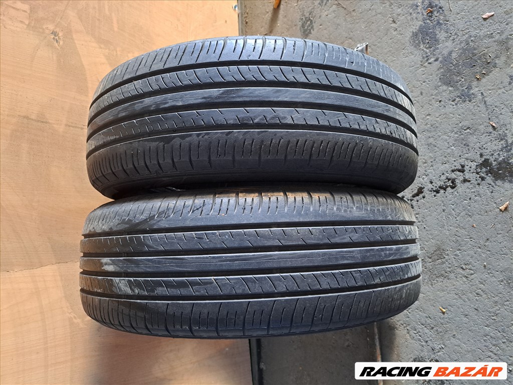 2db 215/60 R17 DUNLOP Nyári gumi eladó!!! ára! 10000Ft/db Állapota: 5mm minta 1. kép