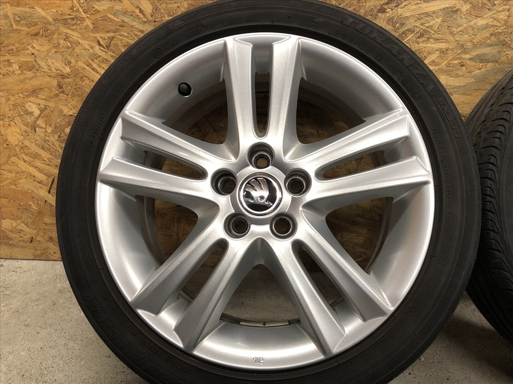 16 col gyári Skoda Fabia 5x100 alufelni16 colos 4. kép