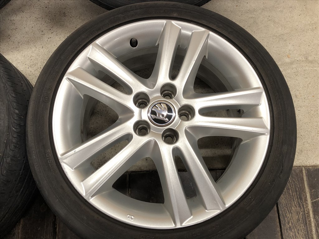 16 col gyári Skoda Fabia 5x100 alufelni16 colos 7. kép