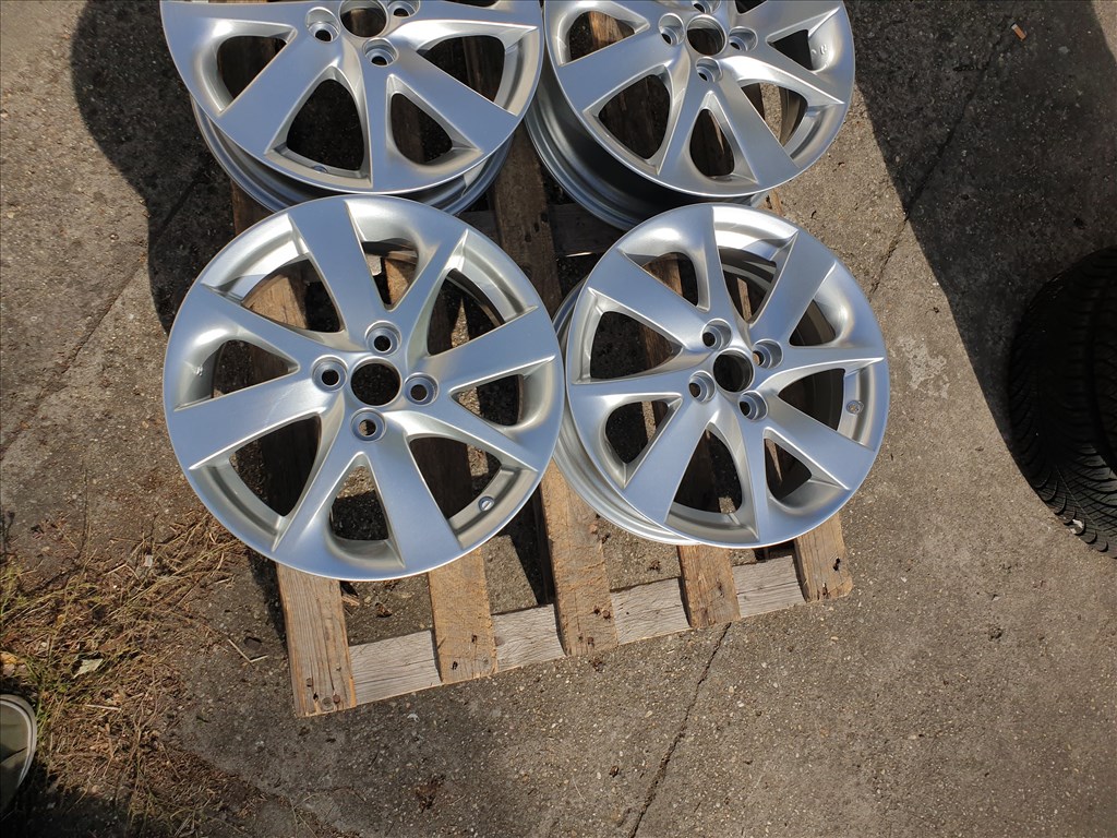 16" 4x100 Toyota Yaris 2. kép