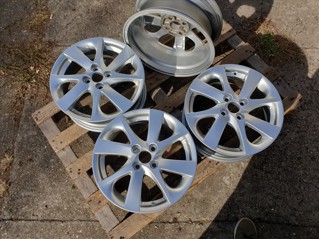 16" 4x100 Toyota Yaris 5. kép