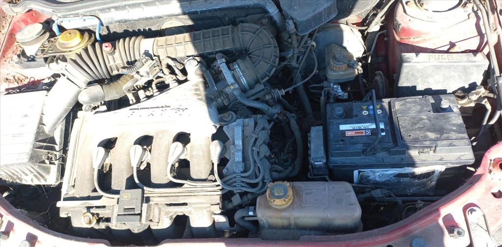 Fiat Palio Weekend bontott alkatrészei 14. kép