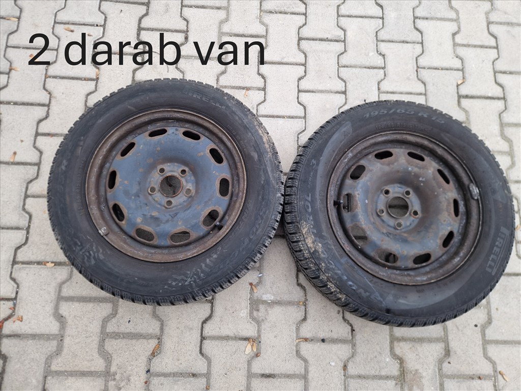  2 db 5x100 15" lemezfelni, rajta 195/65 Pirelli téli gumi (26195) 1. kép