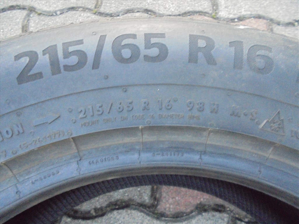 1 db 215/65 R 16-os szinte új Continental téli gumi eladó 4. kép