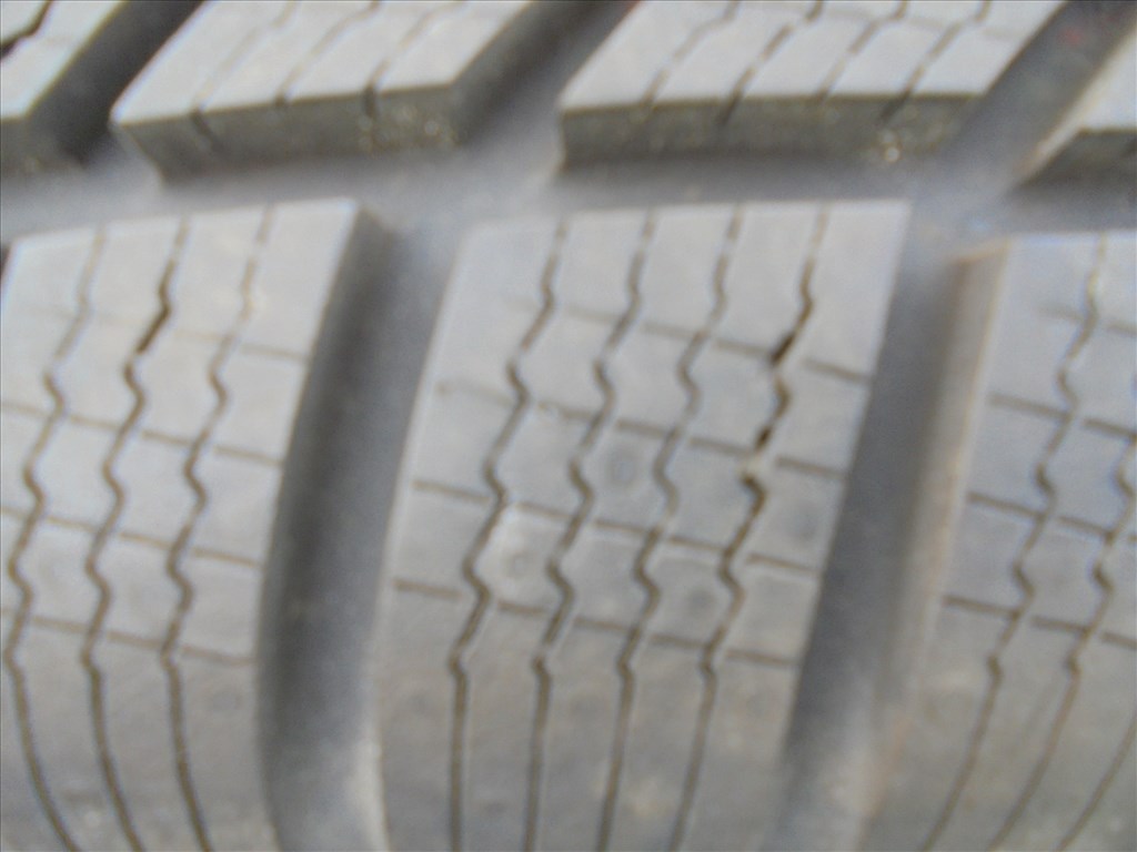 1 db 215/65 R 16-os szinte új Continental téli gumi eladó 7. kép