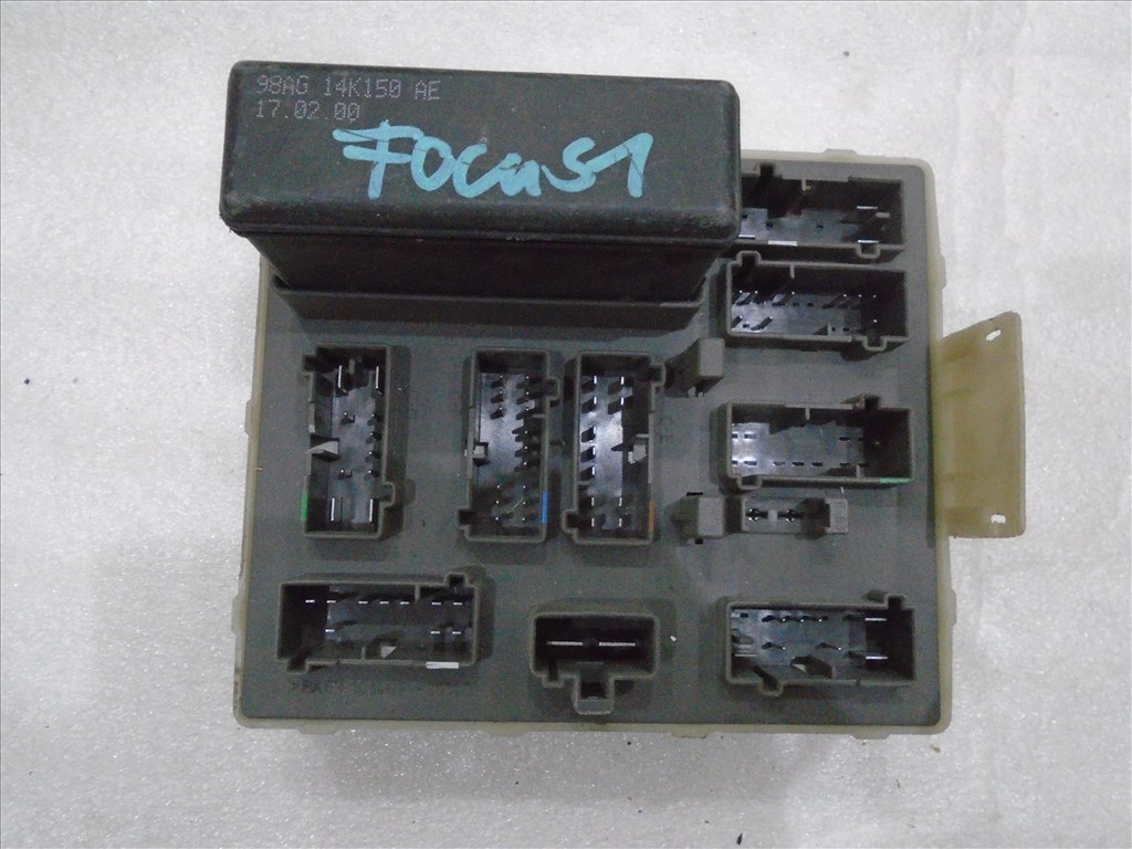 Ford Focus Mk1 biztosítéktábla  98ag14k150ae 1. kép