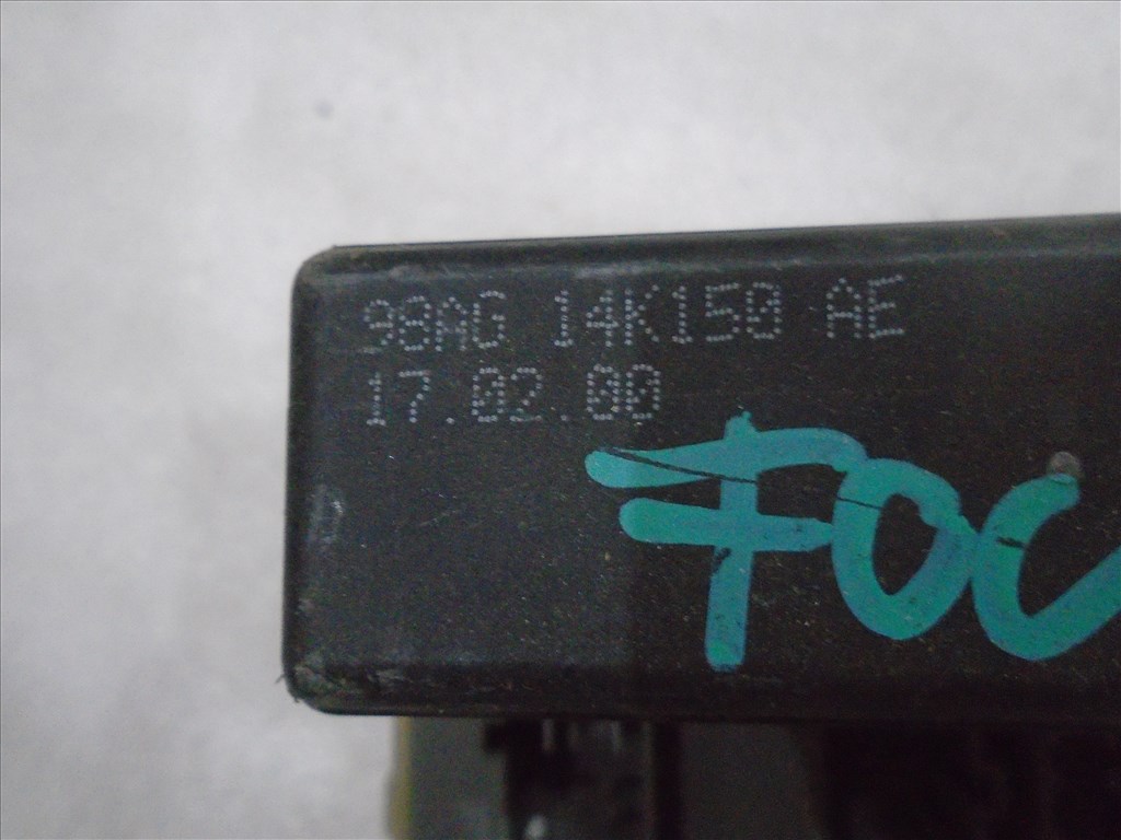 Ford Focus Mk1 biztosítéktábla  98ag14k150ae 3. kép