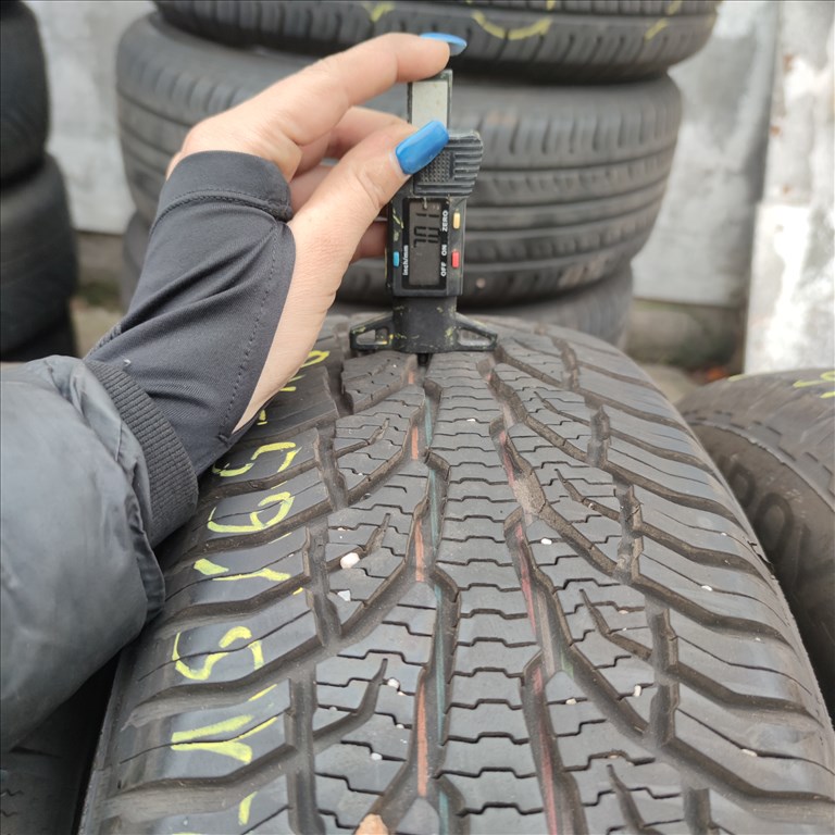  215/65 R16 Uniroyal négyévszakos gumi 30000ft a 2db/36/ 1. kép