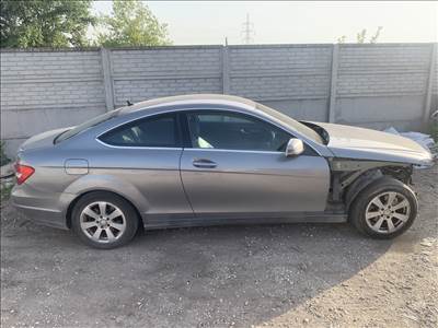 Mercedes C-osztály (W204) coupe bontott alkatrészei vagy egyben bontásra eladó