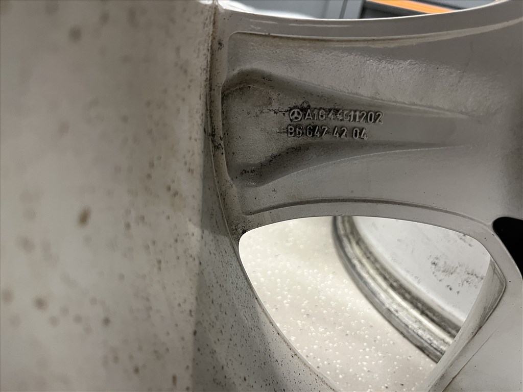  5x112 lyukosztású 8JJ 19" használt alufelni 3. kép