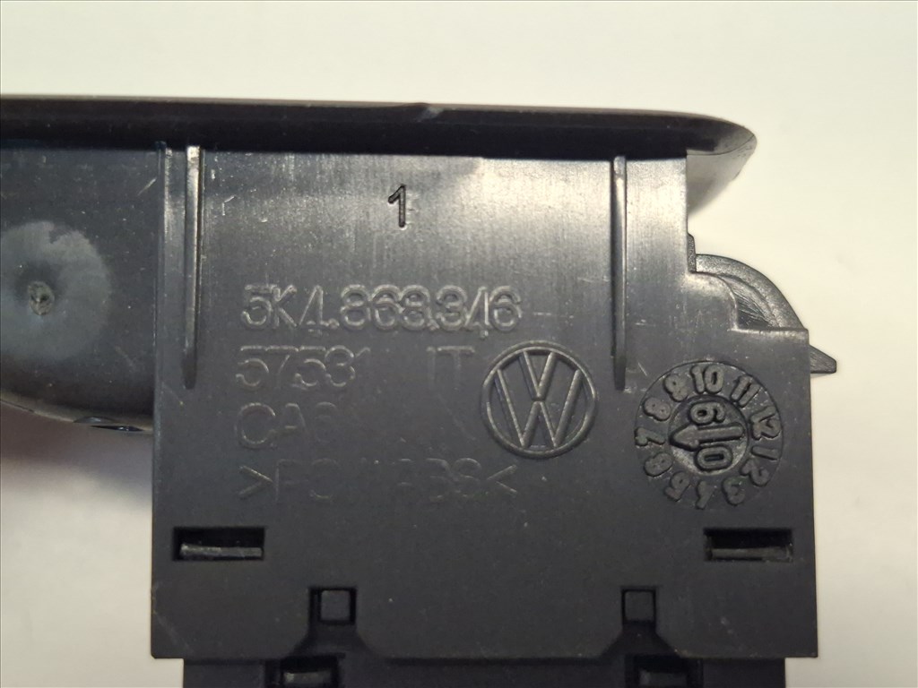 Volkswagen Golf VI ablakemelő kapcsoló gomb 5K4 868 346 (25972) 8. kép