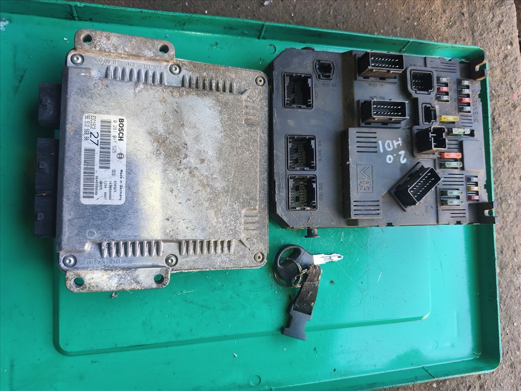 Peugeot 206 2.0 HDI motorvezérlő bsi kulcs  0281011525 9651256880 1. kép