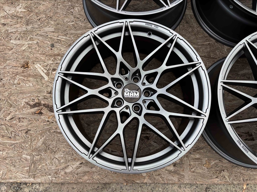 MAM B2 19" 5x112 konkáv alufelni eladó 19 coll VW Audi Seat Skoda 2. kép