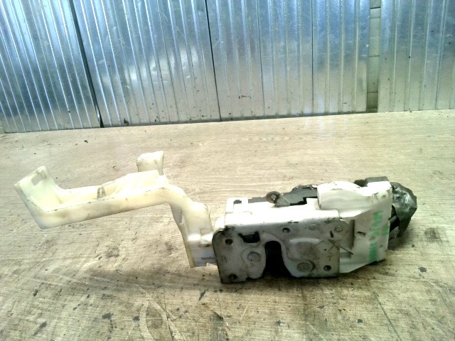 FORD MONDEO 01-07 Jobb első ajtó zárszerkezet központizáras 1. kép