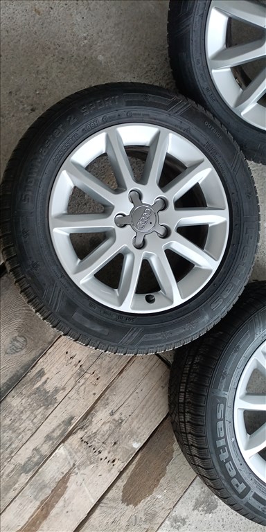  5x112 lyukosztású 16" újszerű (gyári felni) alufelni, rajta 225/55 új Petlas téli gumi gumi  5. kép