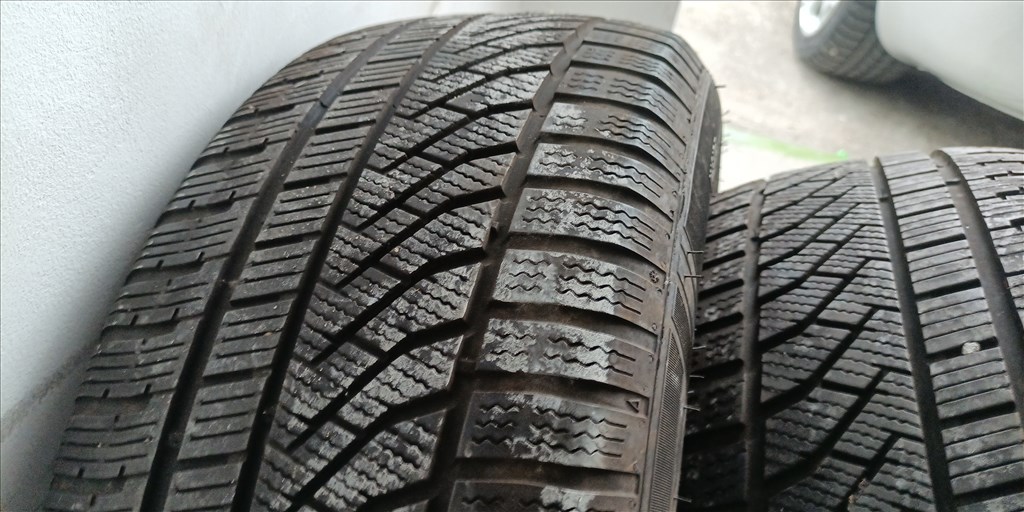  5x112 lyukosztású 16" újszerű (gyári felni) alufelni, rajta 225/55 új Petlas téli gumi gumi  12. kép