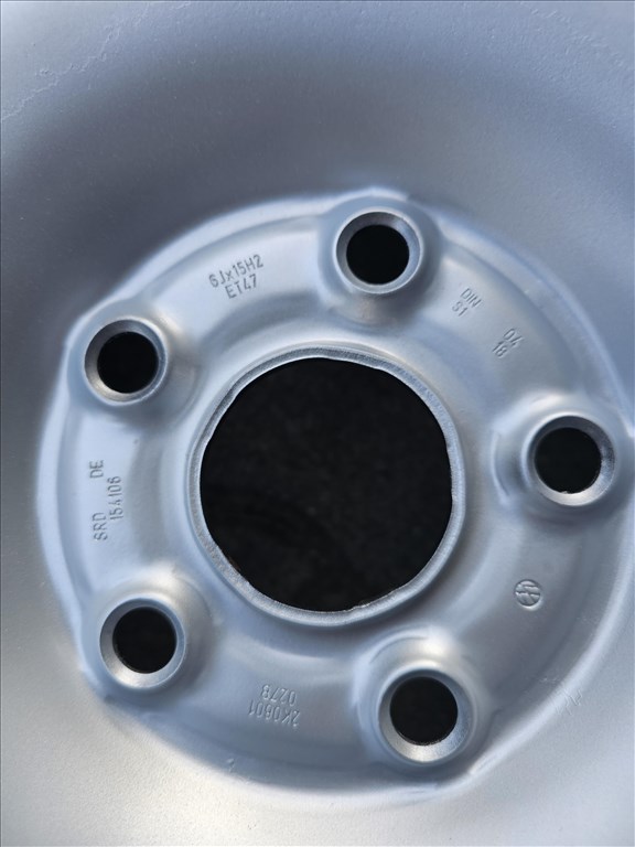  5x112 lyukosztású 6JJ 15" újszerű (gyári felni) lemezfelni 2. kép