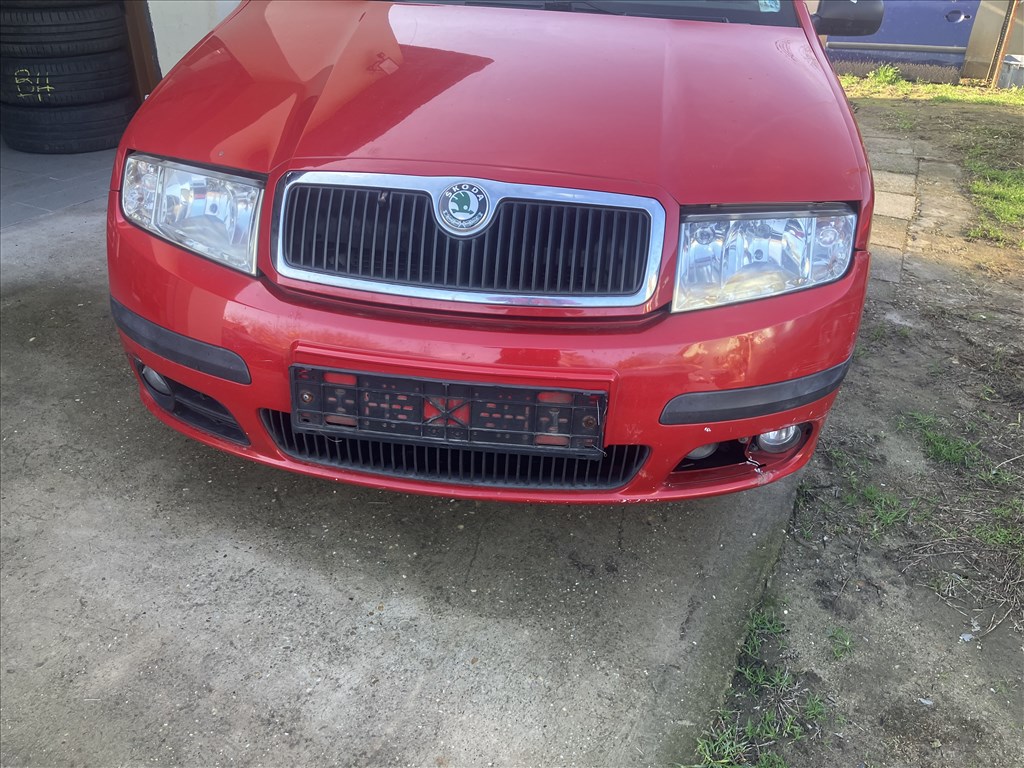 Skoda Fabia I bontott alkatrészei 8151 szín  1. kép