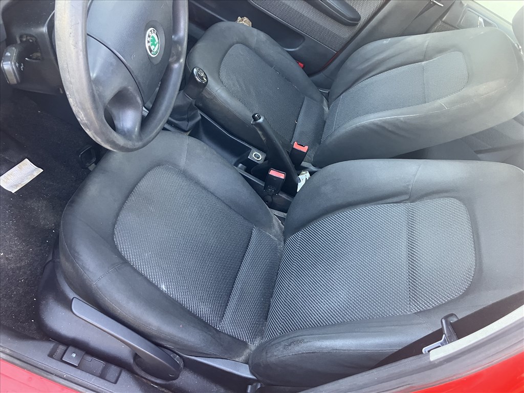 Skoda Fabia I bontott alkatrészei 8151 szín  2. kép