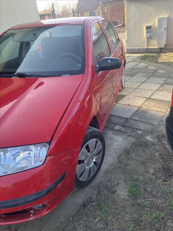 Skoda Fabia I bontott alkatrészei 8151 szín  4. kép