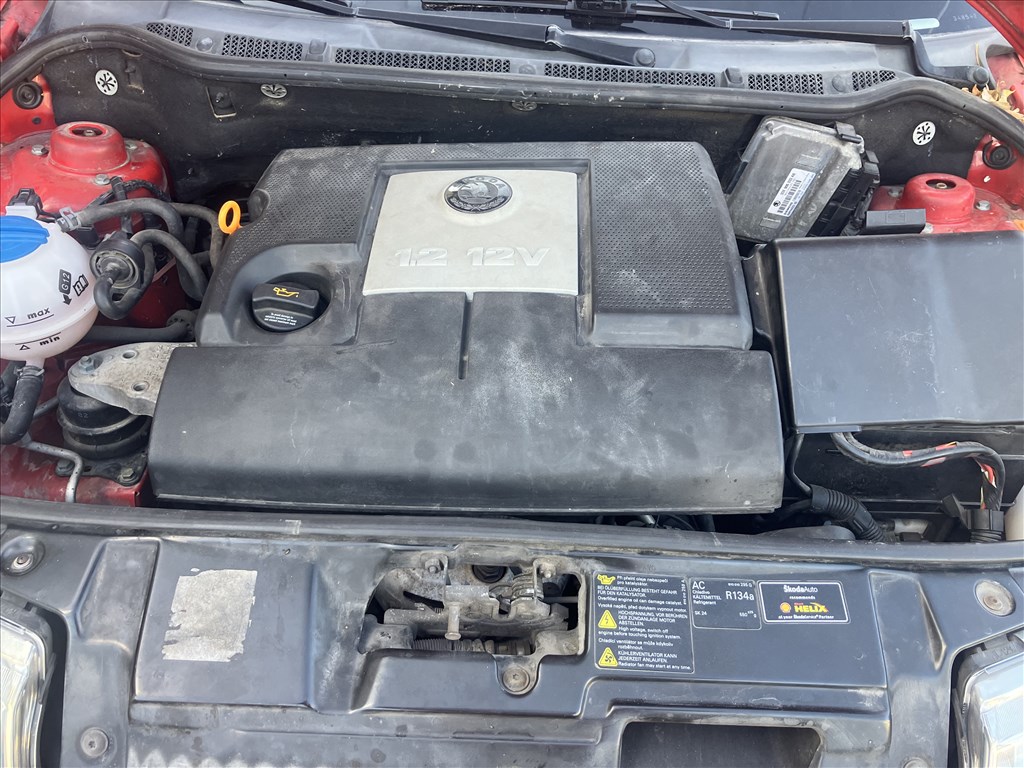 Skoda Fabia I bontott alkatrészei 8151 szín  8. kép