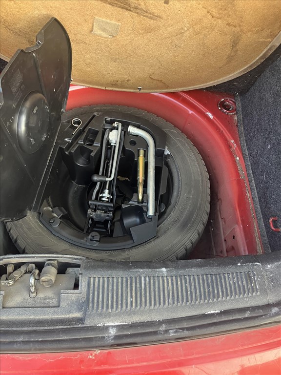 Skoda Fabia I bontott alkatrészei 8151 szín  10. kép